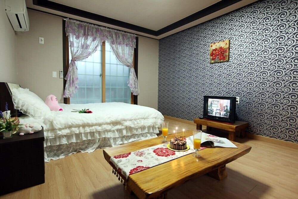 Room (TIME)