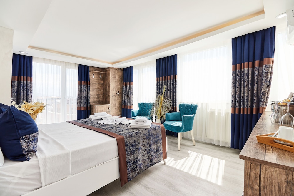 Deluxe Double Room photo 2