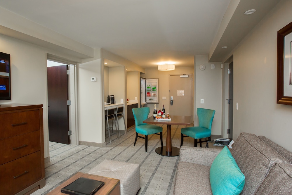 Accessible Suite Hearing Impaired - Photo 3