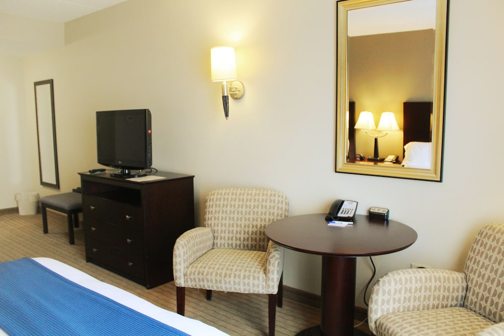 Suite, 1 King Bed, Accessible (Communications)
