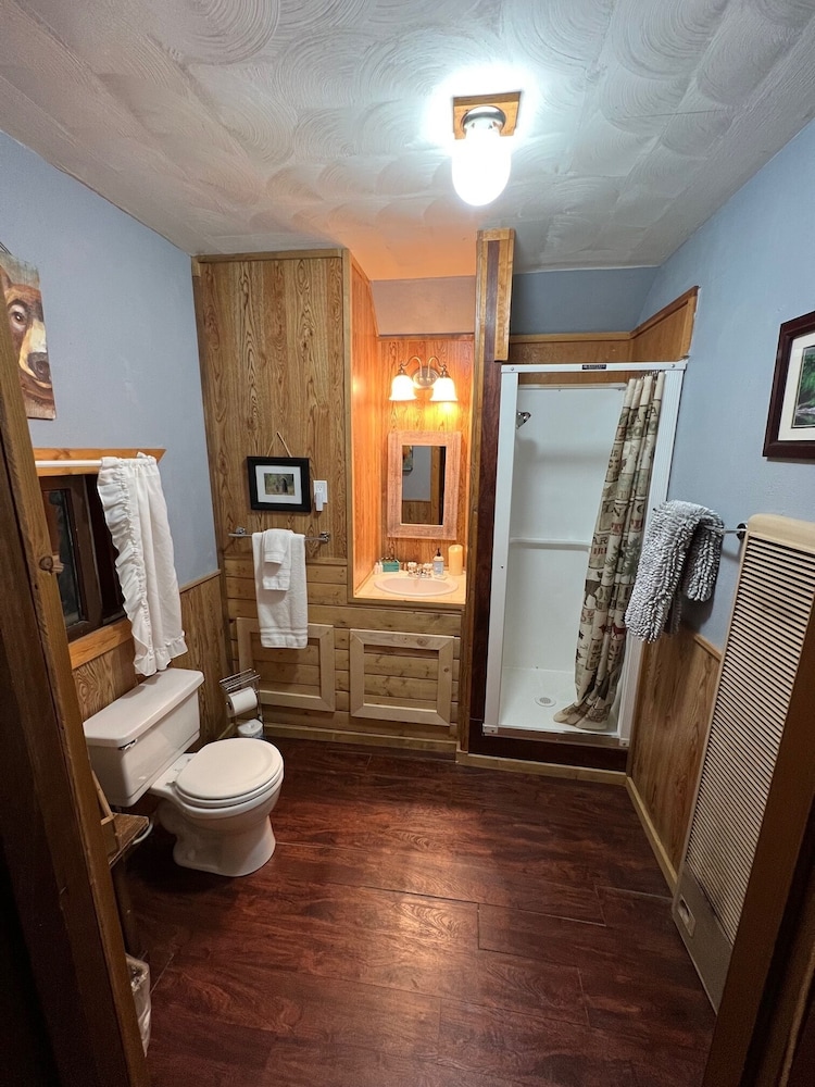 Traditional Cabin photo 3