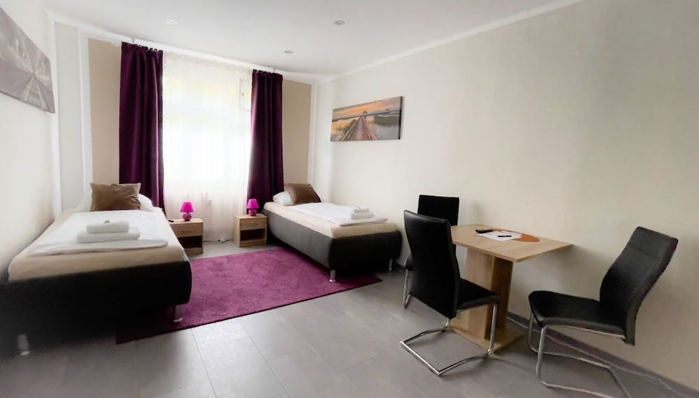 Superior Twin Room, Shared Bathroom - Photo 16