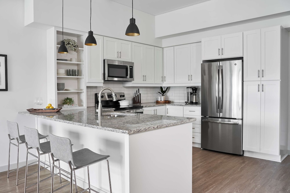 Suite, 1 Bedroom (Designer Furnished)