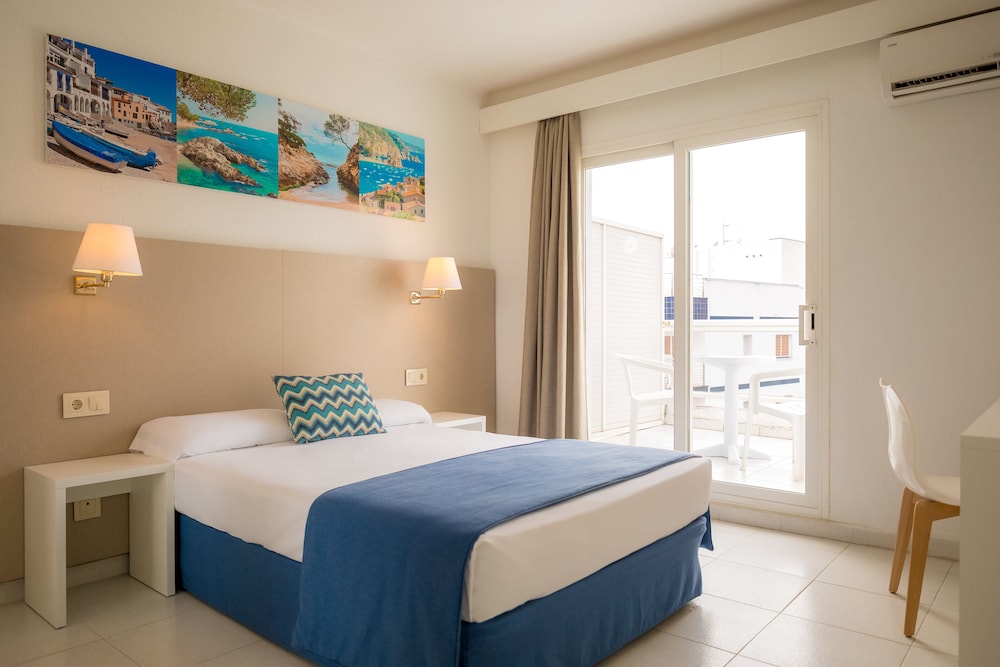Single Room (monoparental 1 adult and 2 children)