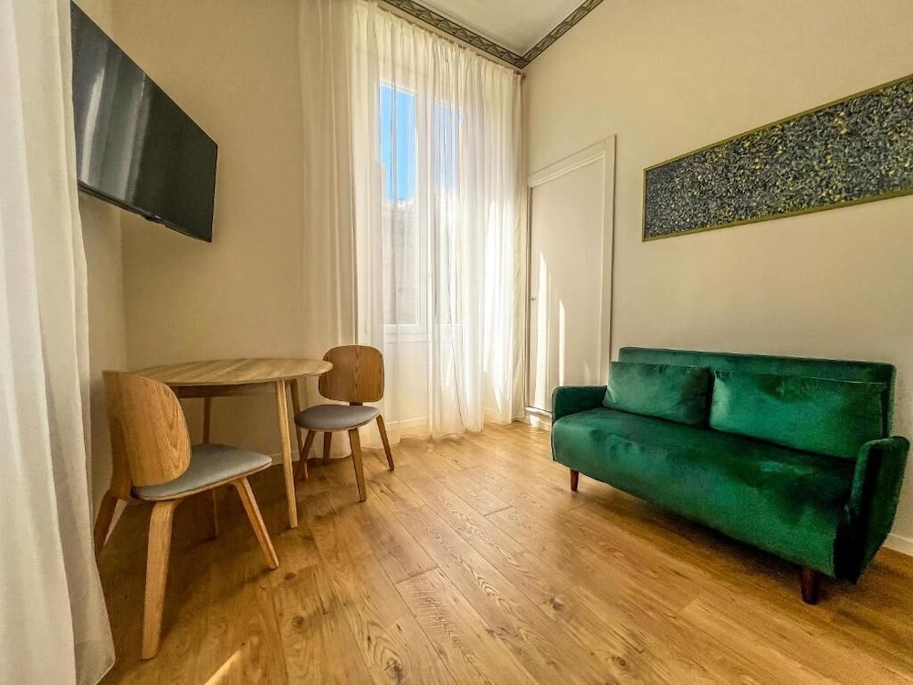 Deluxe Condo