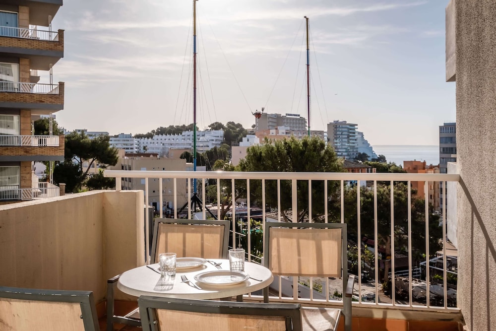 Apartamento con Terraza (ST) thumbnail 5