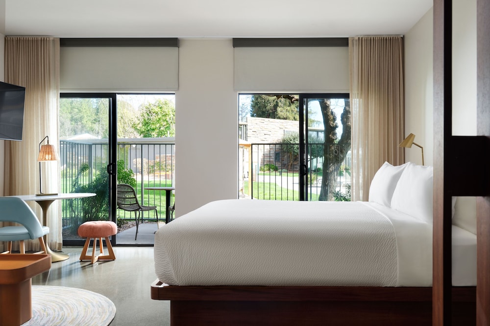 Premium Room, 1 King Bed With Sofa Bed, Balcony, Pool View - Photo 3