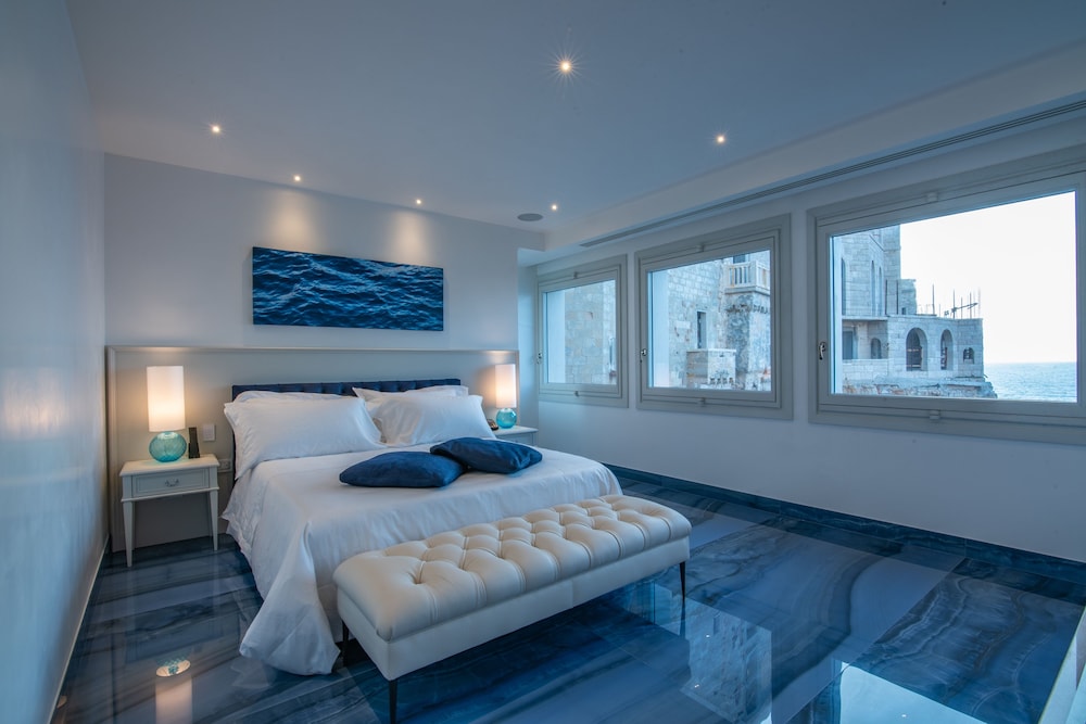 Suite (152) - Photo 3