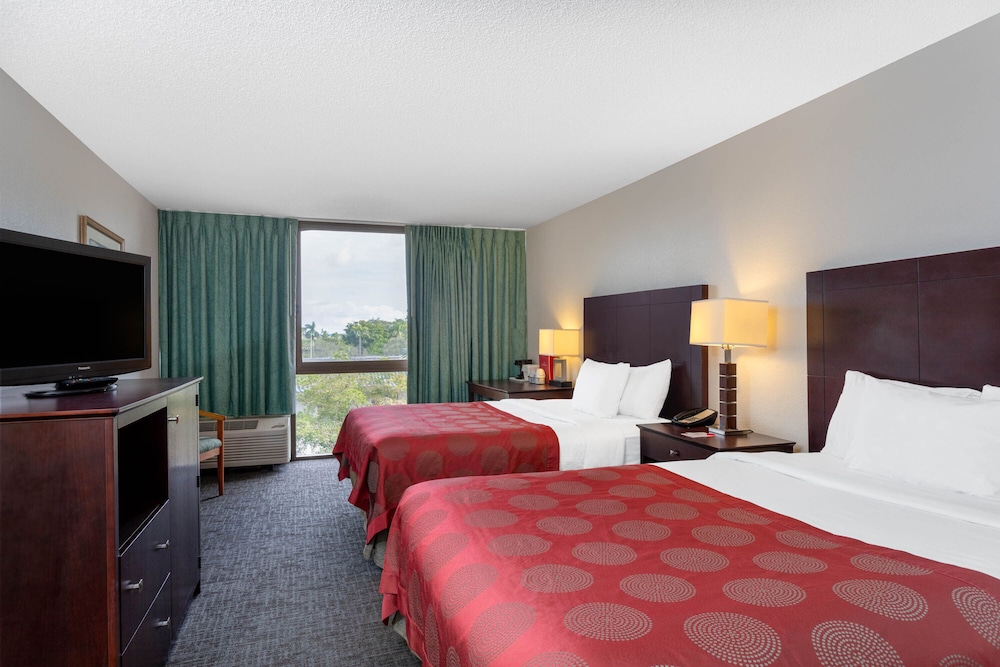 Deluxe Room, 2 Queen Beds, Non Smoking, City View