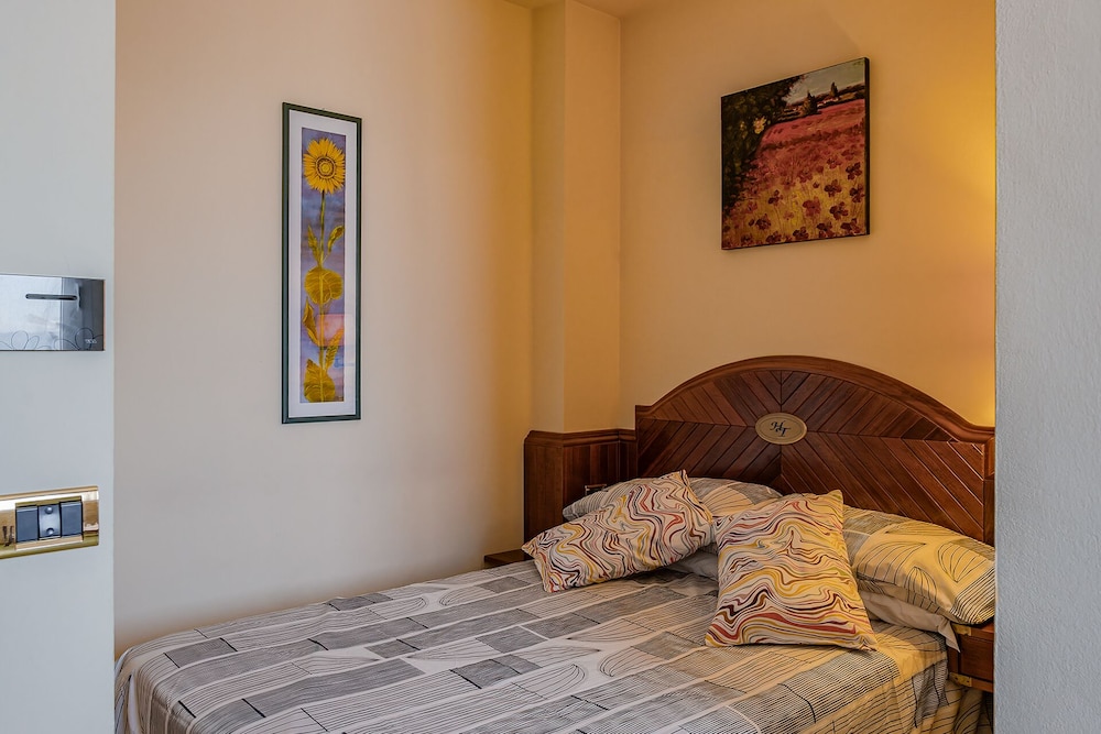 Classic Room, 1 Large Twin Bed photo 1