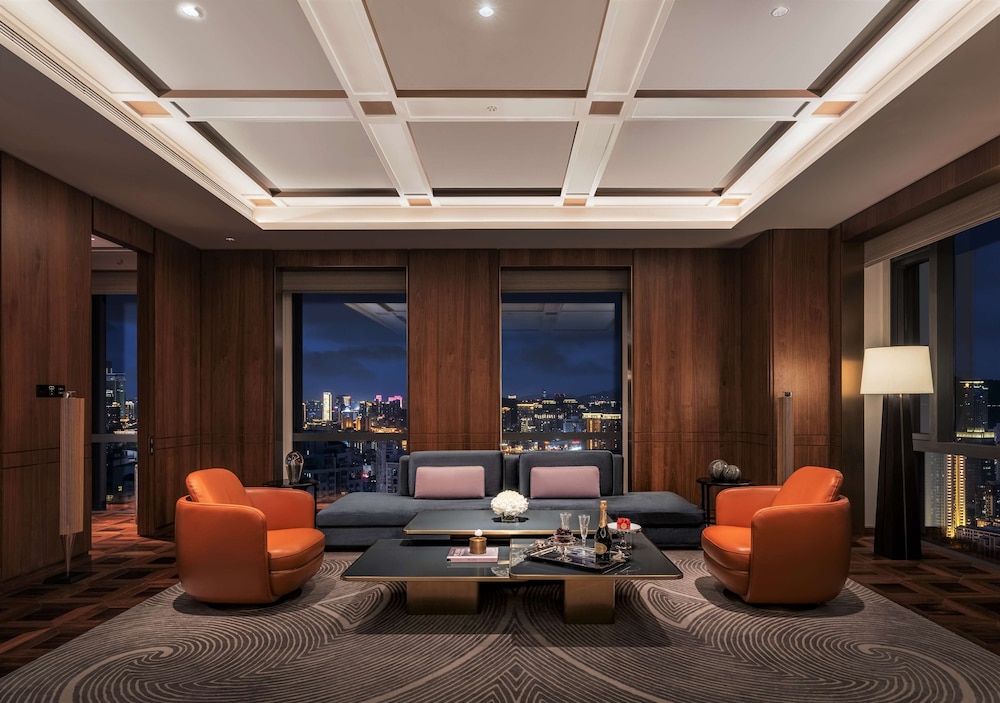 Hotel Presidential Suite