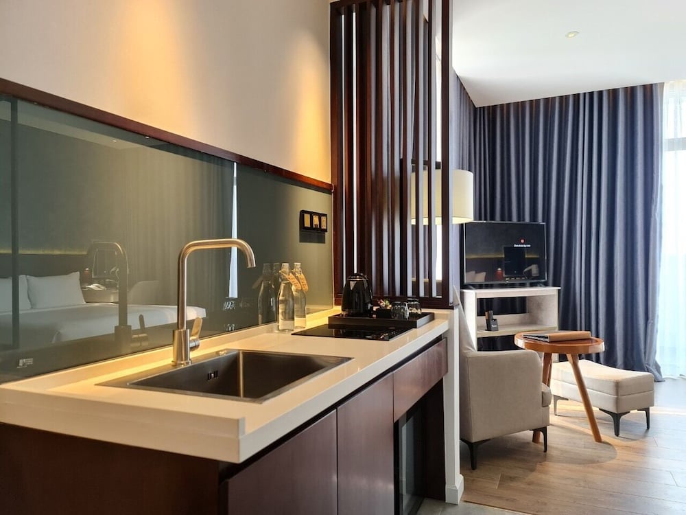 Premier Two-Bedroom Apartment City View photo 3