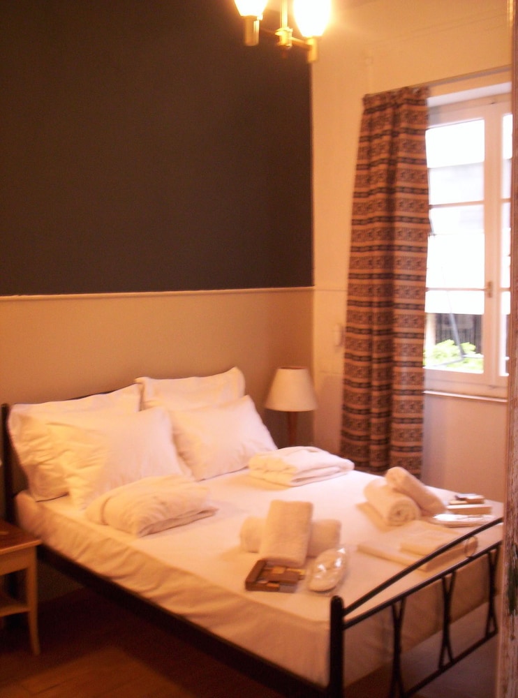 Family Double Room, 2 Queen Beds, Shared Bathroom