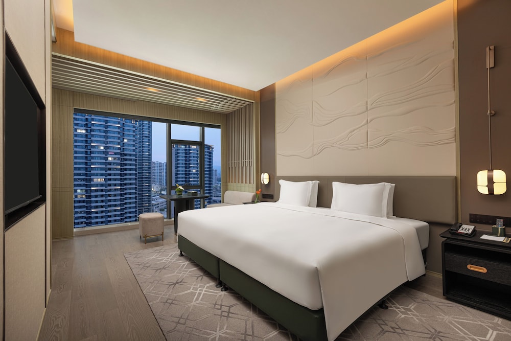 Standard Room, 1 King Bed, Club Lounge Access photo 1
