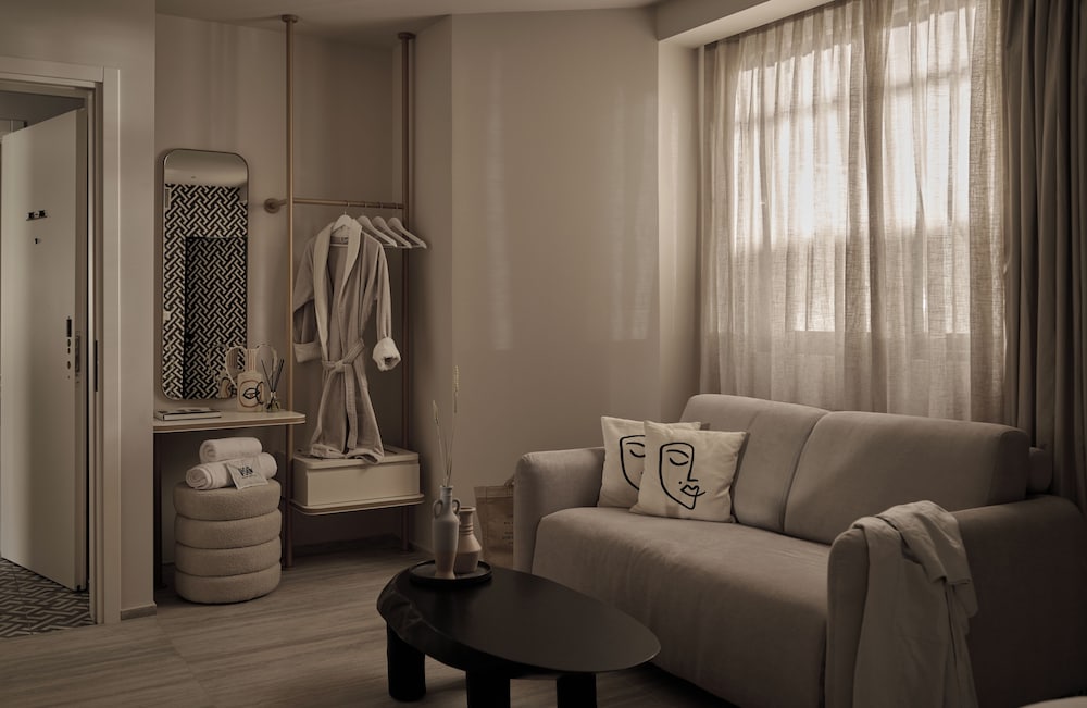 Family Adjoining Rooms