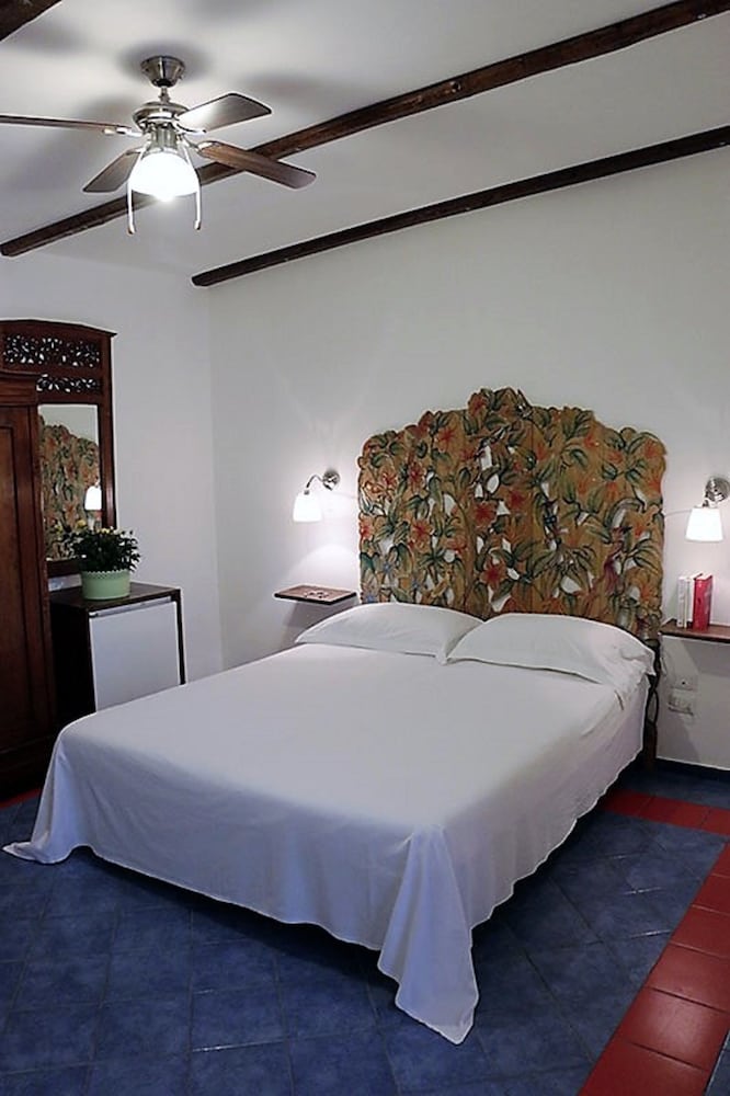 Quadruple Room, No Windows (Oceano) photo 1