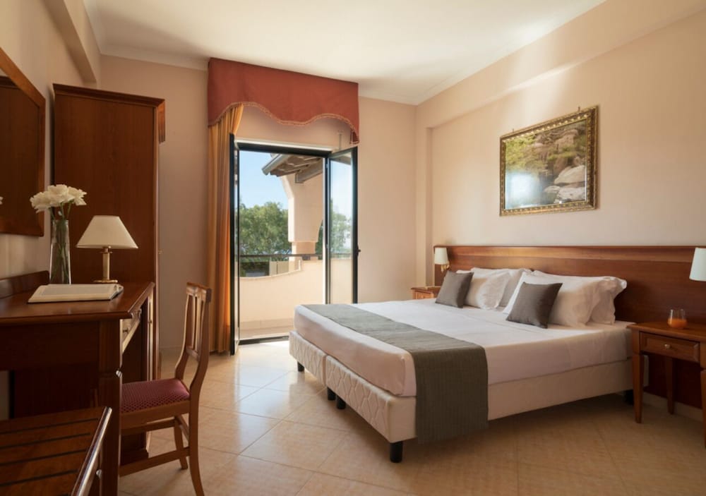 Superior Double or Twin Room, Sea View
