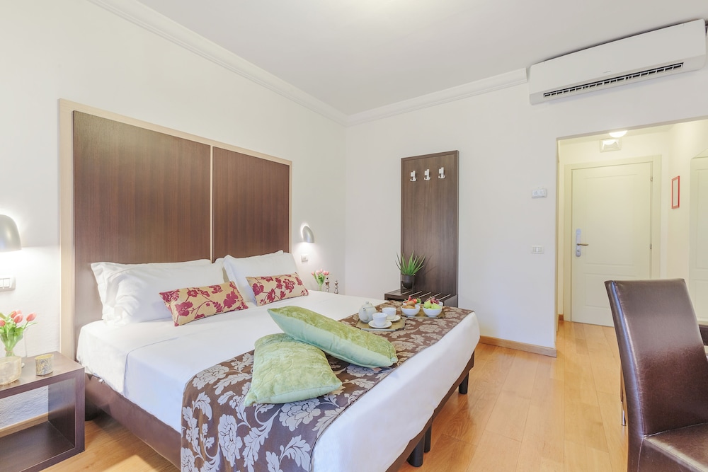 Superior Double or Twin Room, Garden View photo 2