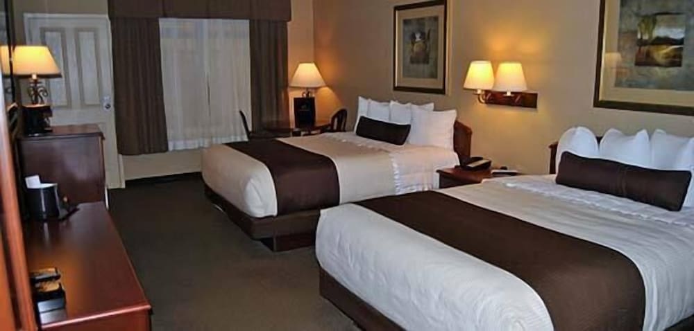 Double Room, 2 Queen Beds photo 1