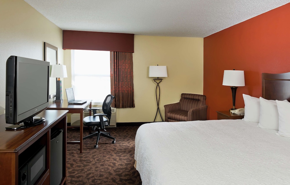 Room, 1 King Bed, Accessible, Non Smoking - Photo 2