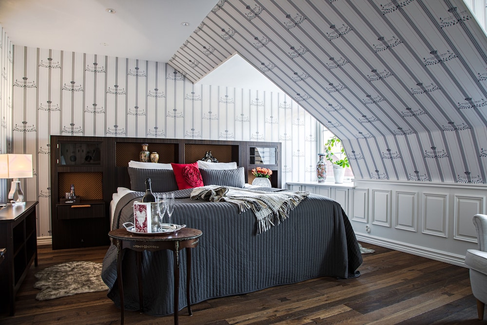 Royal Suite photo 2