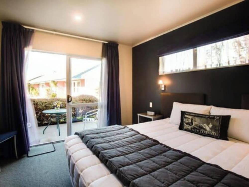 One Bedroom Suite photo 2
