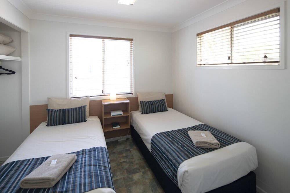 Standard Twin Cabin