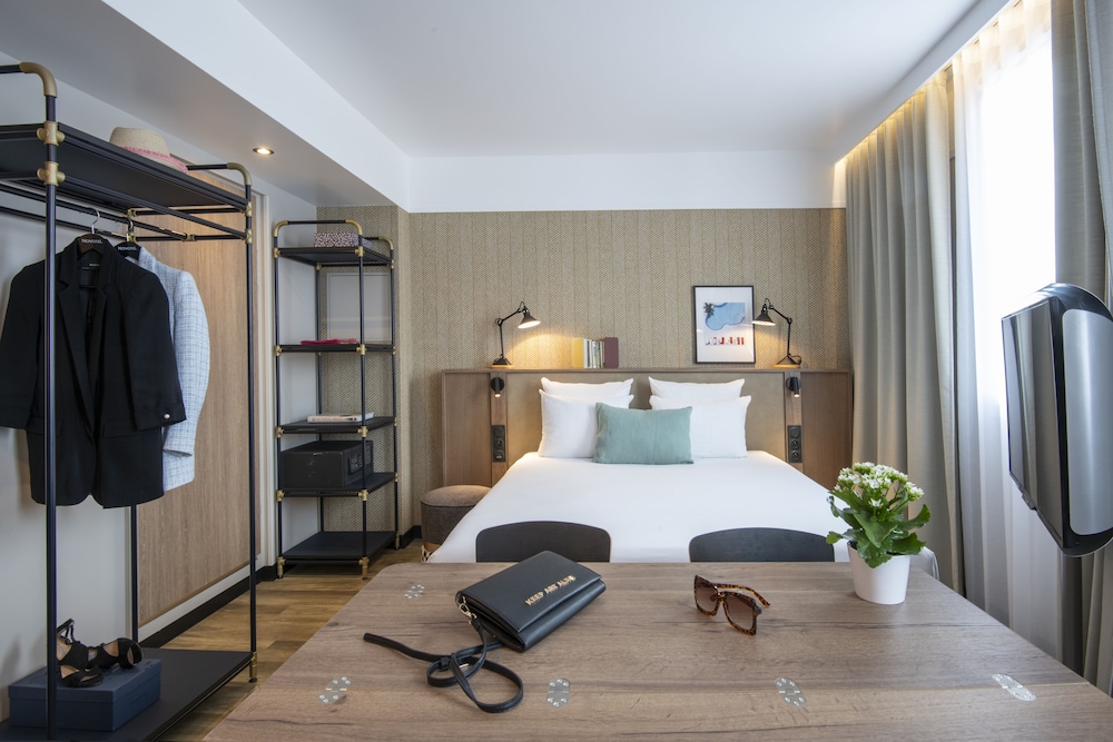 Superior Suite, Multiple Beds - Photo 2