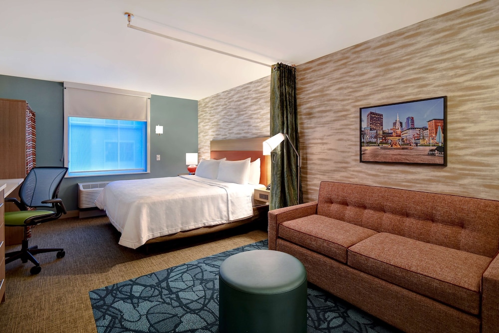 Studio, 1 King Bed, Accessible (Mobility & Hearing, Roll-in Shower)