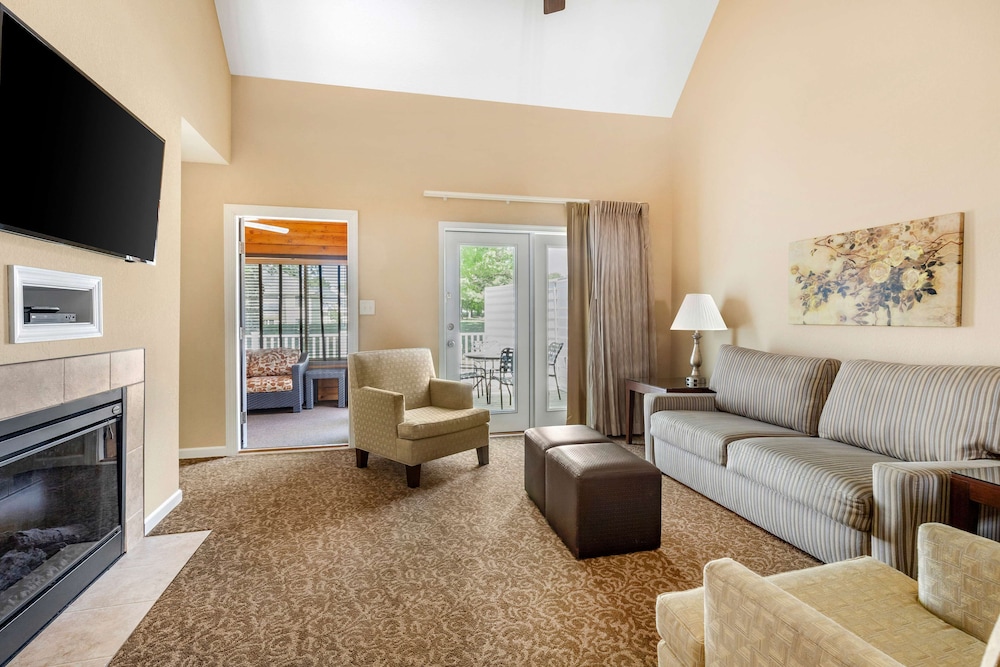 3 BEDROOM 2KG 2TWIN 1QN SOFABED 3 STORY SUITE - Photo 9