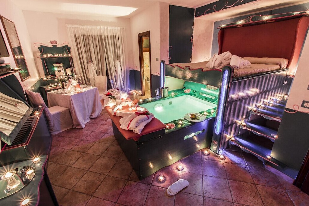 Romantic Studio Suite