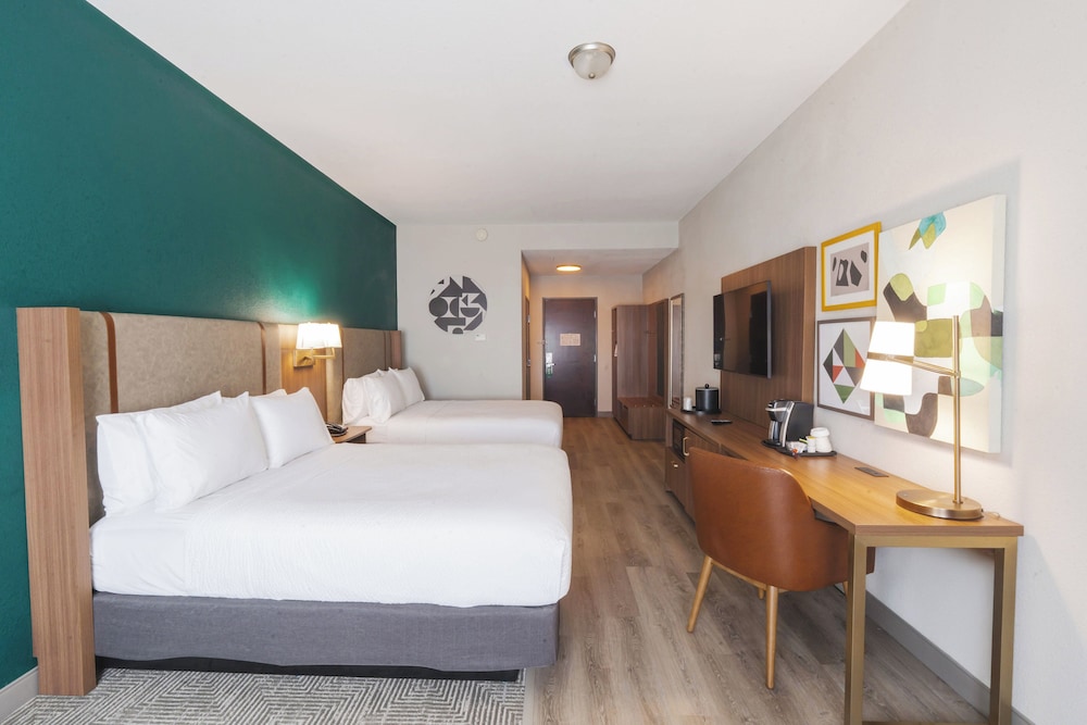 Standard Room, 2 Queen Beds, Accessible, Non Smoking - Photo 1