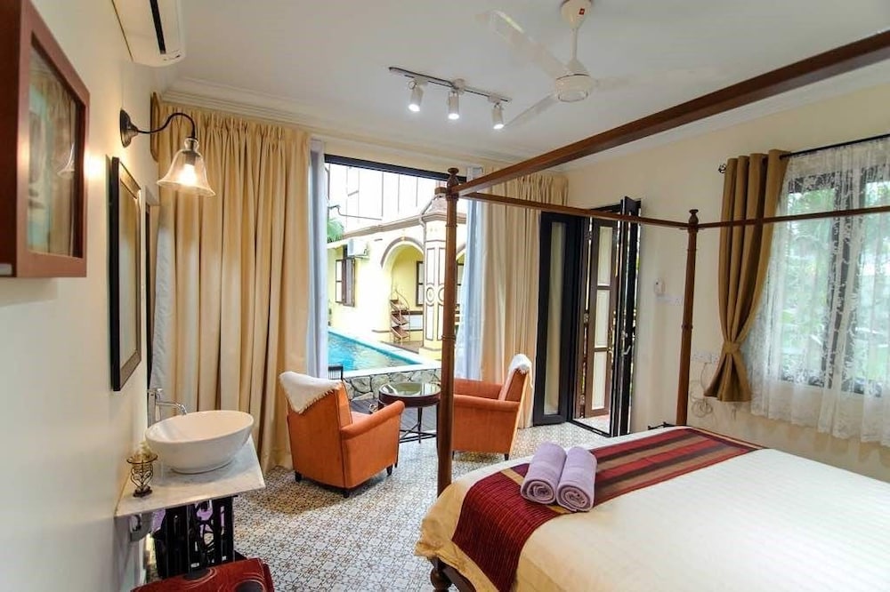 Pool Chalet photo 3