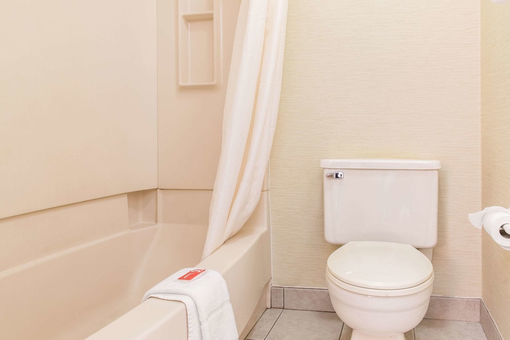 Standard Double Room, Non Smoking - Photo 4