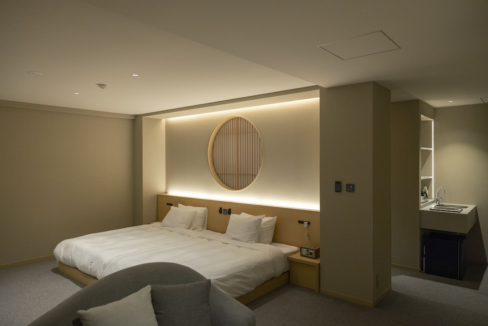 Executive Suite Twin, Non Smoking - Photo 13
