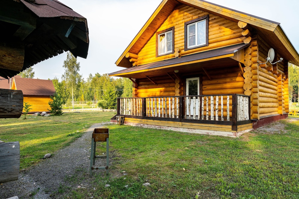 Superior Cottage, 3 Bedrooms, Lanai, Partial Lake View photo 1