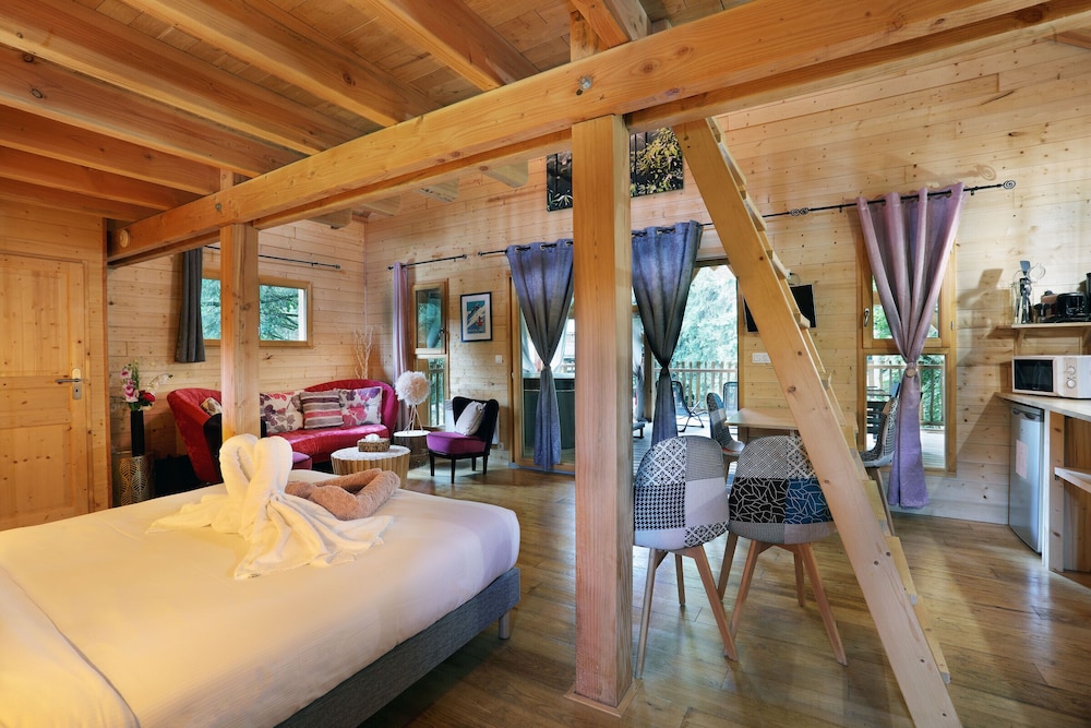 Exclusive Tree House photo 1