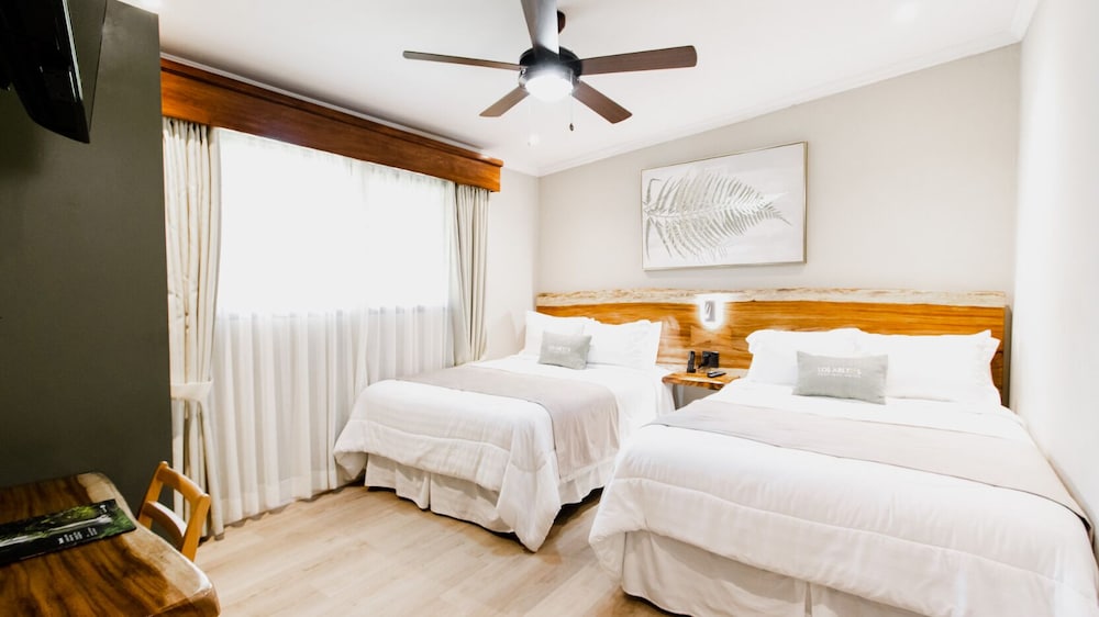 Business Double or Twin Room, 2 Double Beds, Non Smoking photo 1