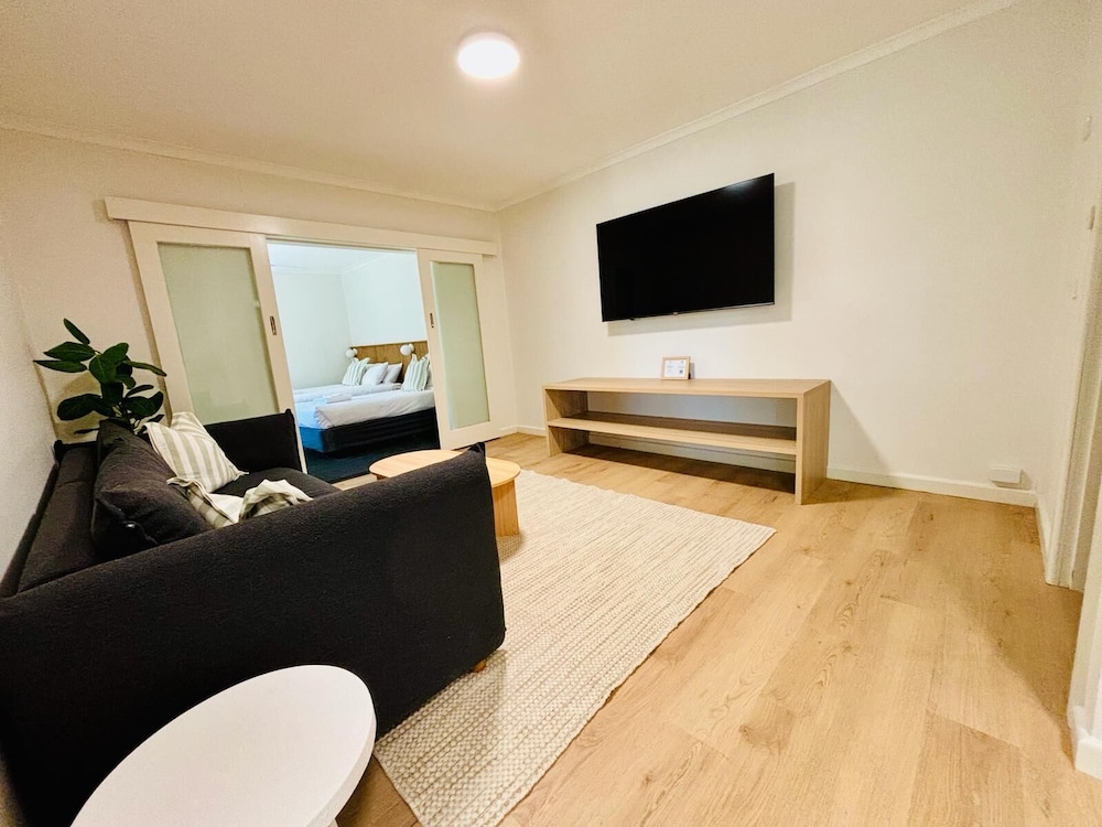 Family Suite, 2 Bedrooms, Non Smoking, Kitchenette (Family Unit) photo 3