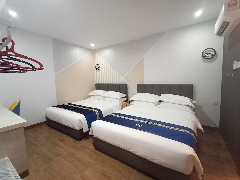Superior Quadruple Room (No Window)