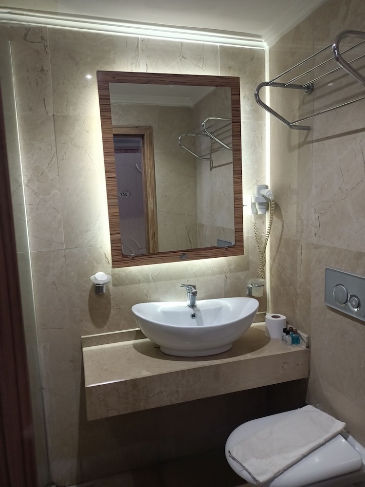 Standard Double Room - Photo 5