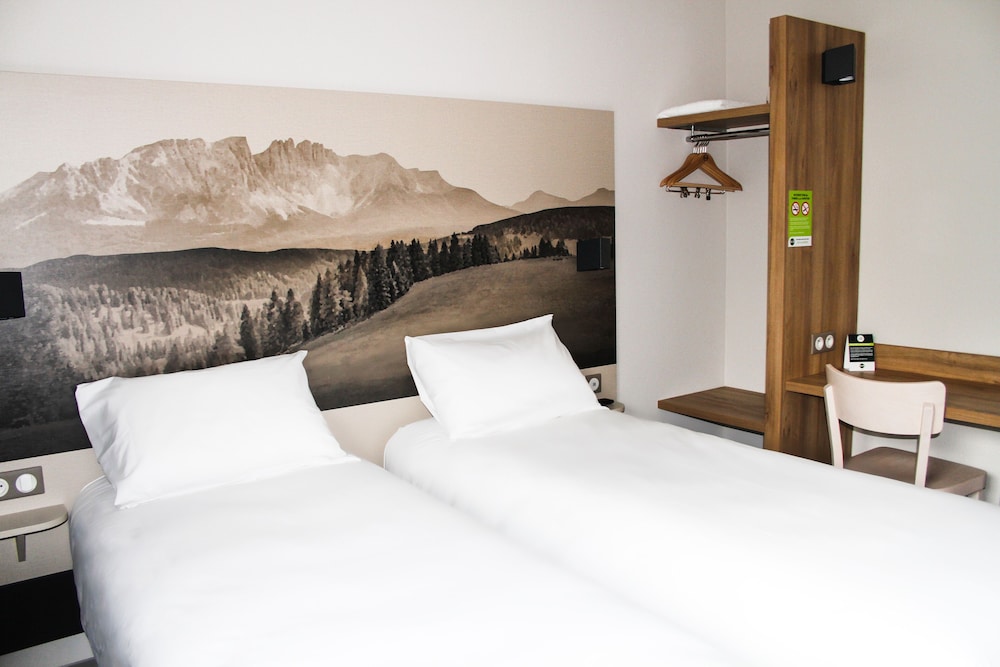 Twin Room - Photo 6