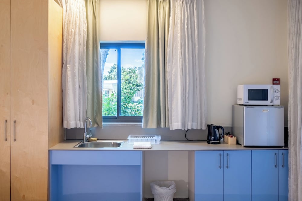 Accessible Superior Room, 1 Bedroom, Roll-in Shower photo 3