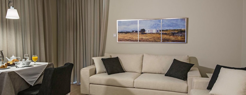 Suite, 1 Bedroom, Sea View - Photo 4