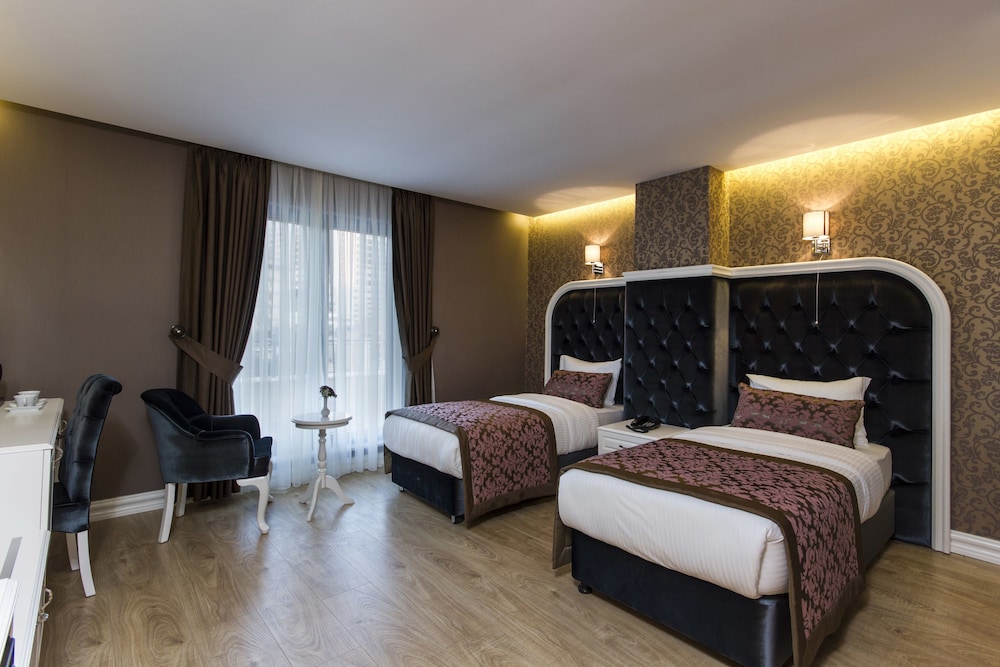 Superior Twin Room, Balcony photo 3