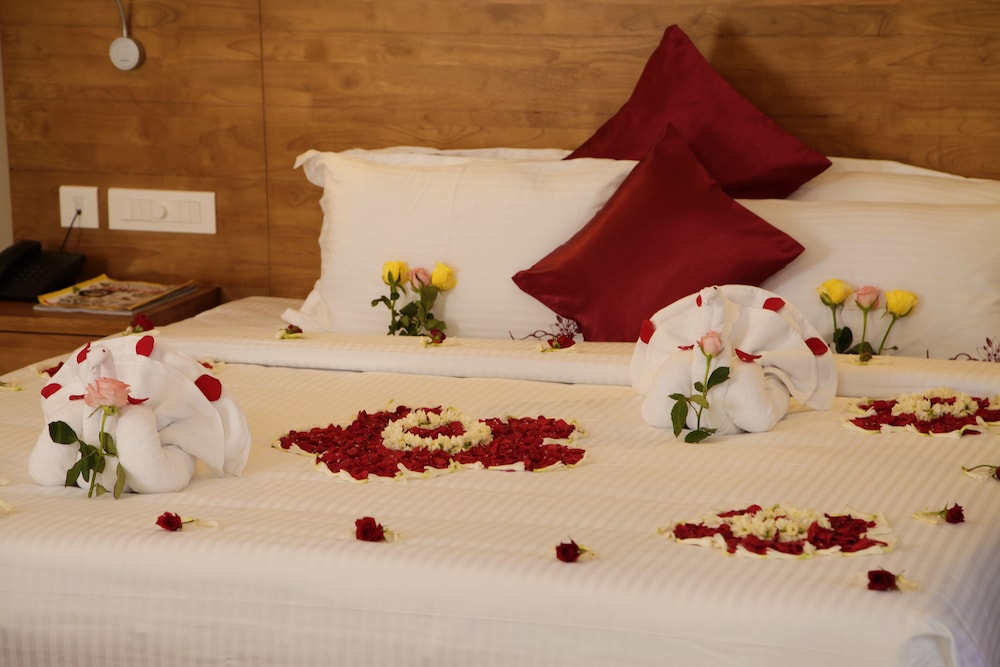 Honeymoon Suite, 1 King Bed photo 3
