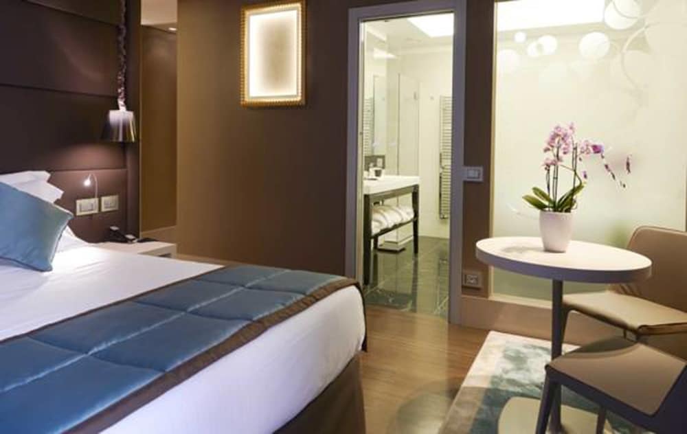 Suite, Jetted Tub photo 2