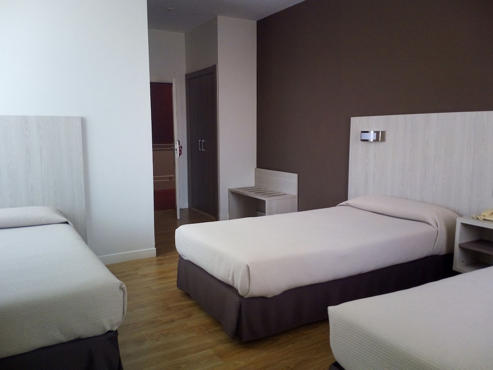 Triple Room - Photo 1