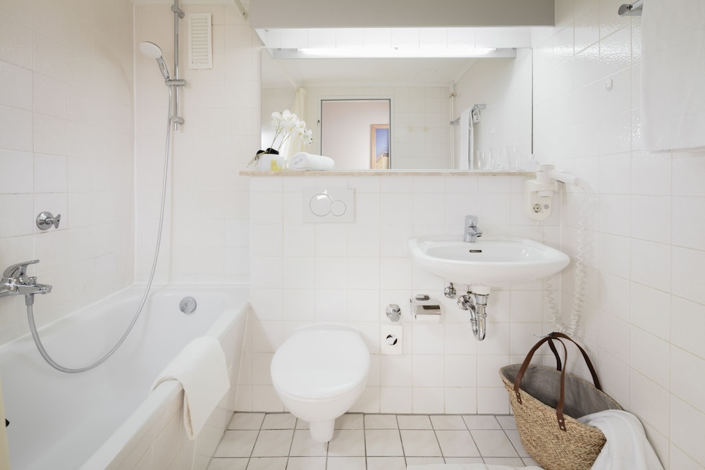 Standard Double Room - Photo 2