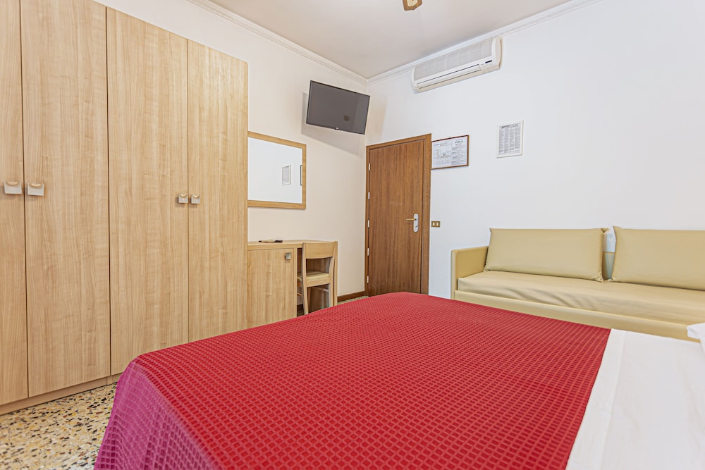 Quadruple Room photo 3